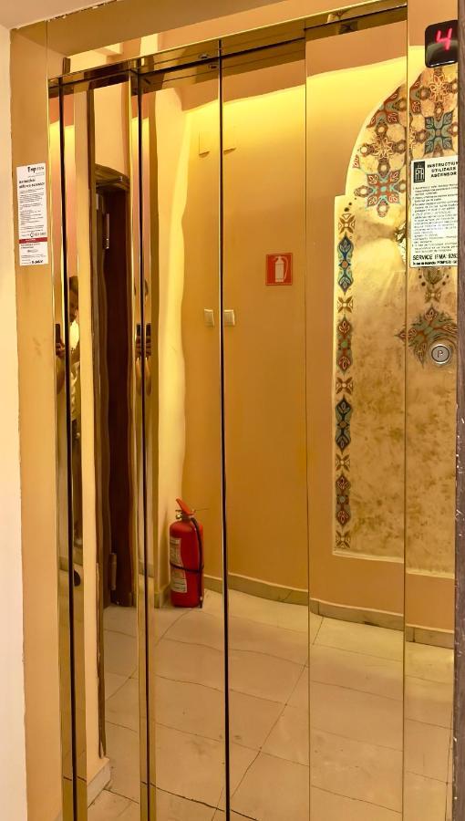 Piccolo Mondo By Citybookings 布加勒斯特 外观 照片
